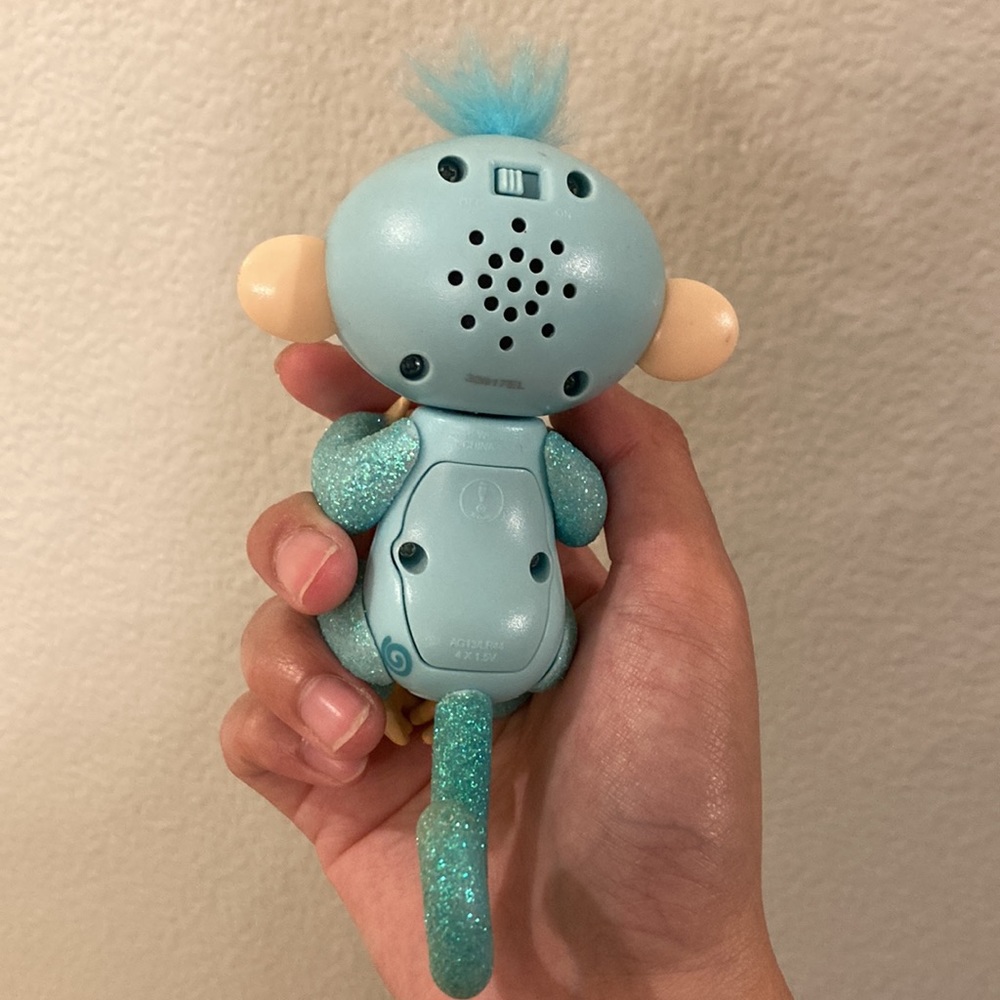 glittery blue fingerling monkey - Picture 3 of 3